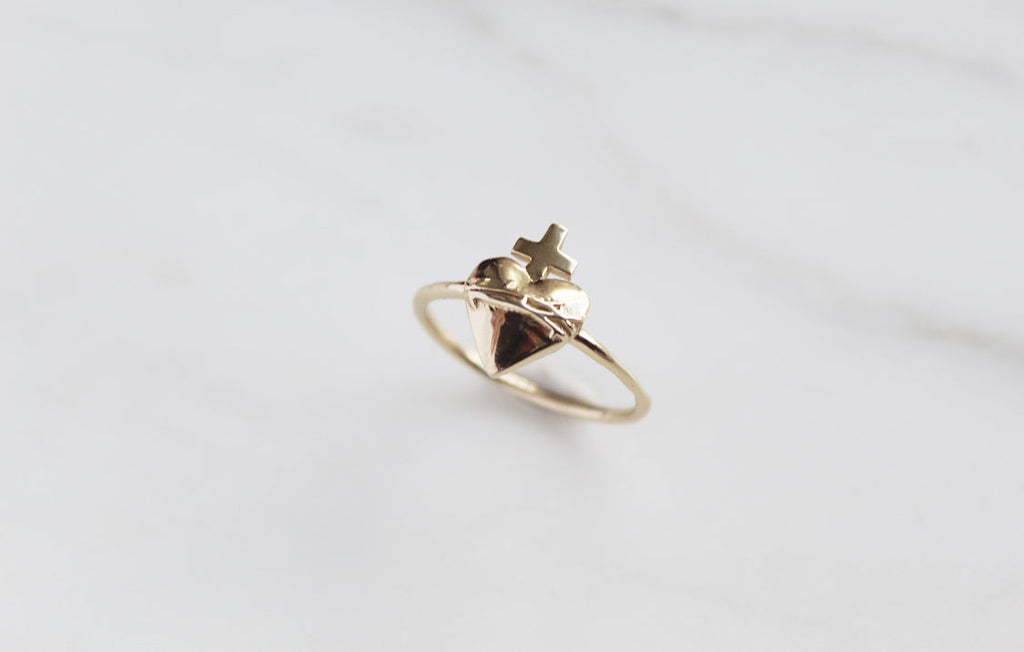 Sacred Heart Ring in 14k Gold