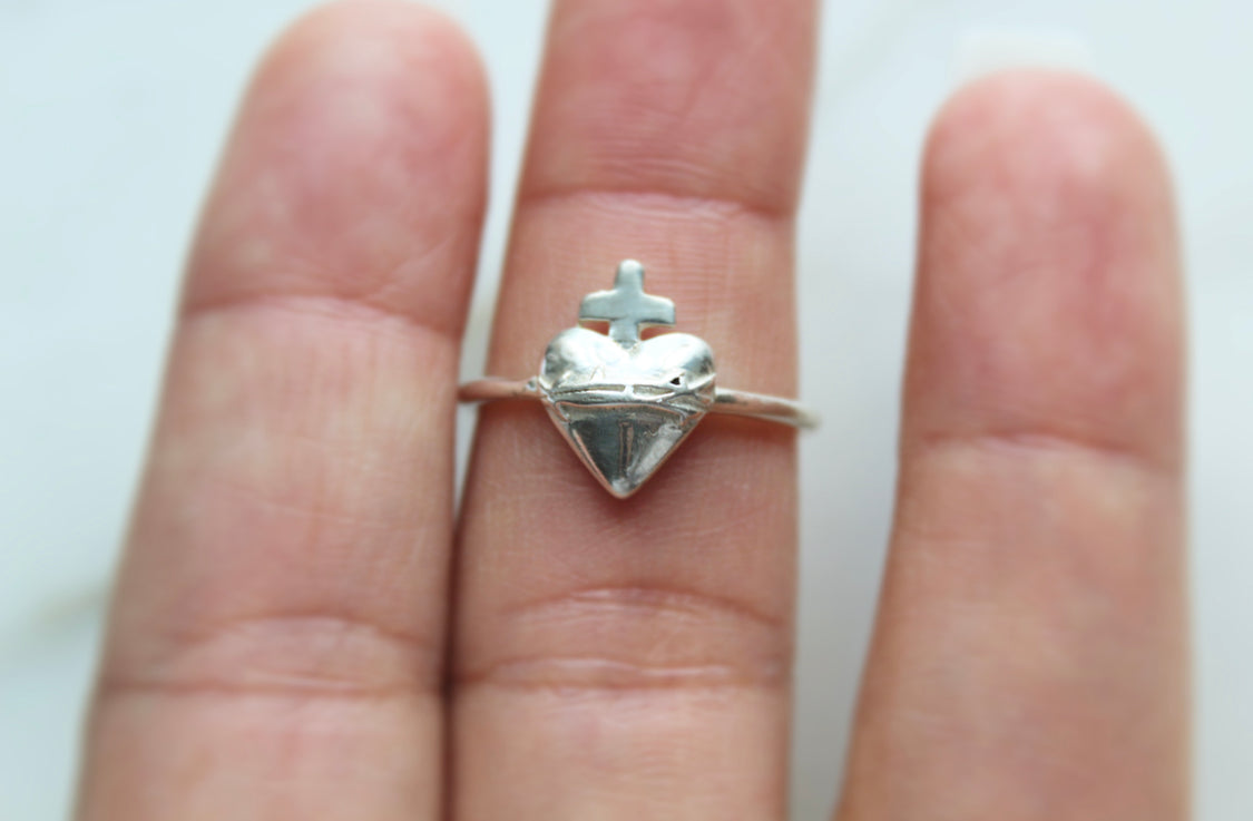 Sacred Heart Ring in 925 Sterling Silver