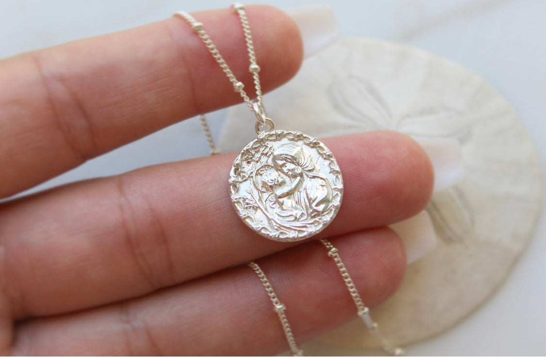 Mother and Child Necklace in 925 Sterling Silver