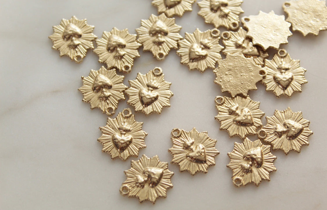 Most Sacred Heart minimalist scalloped necklace in 14k Gold