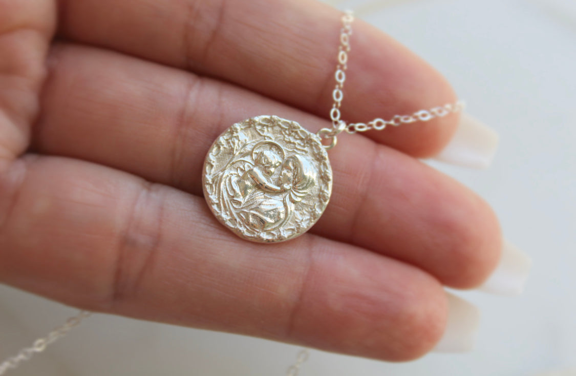 Mother and Child Necklace in 925 Sterling Silver