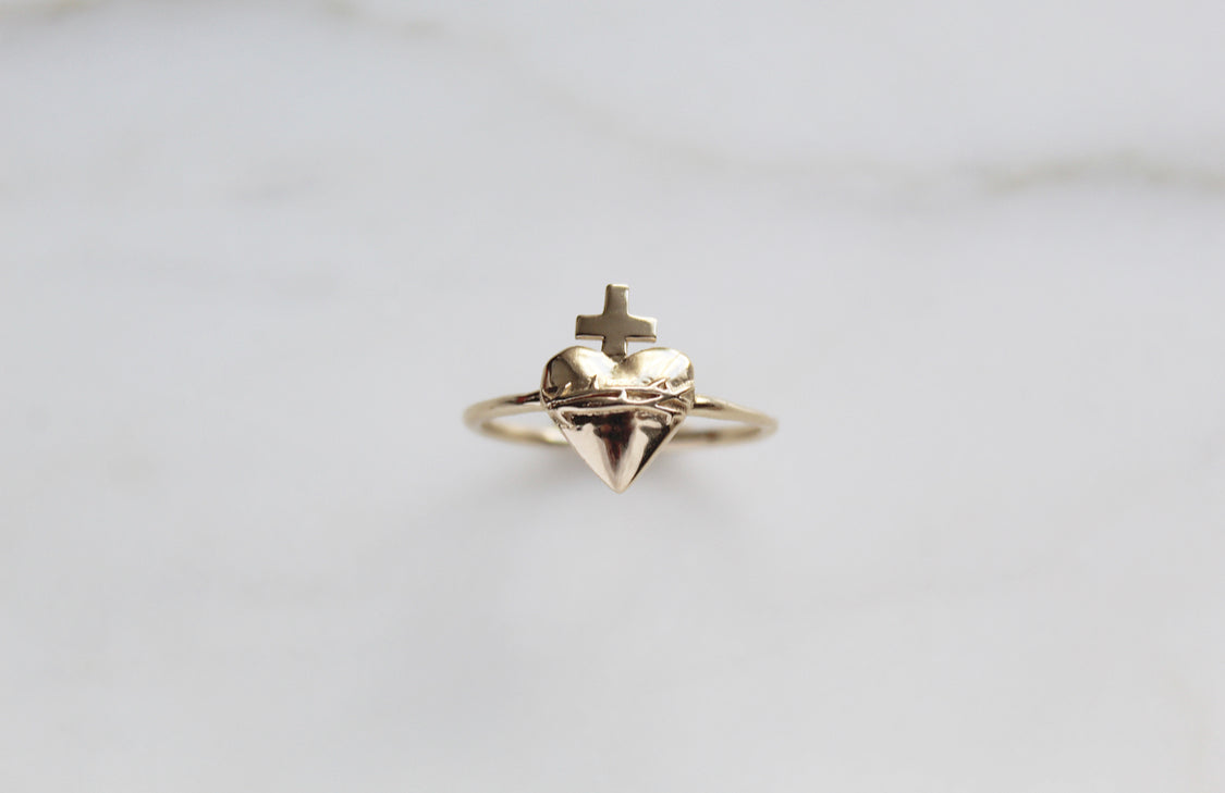 Sacred Heart Ring in 14k Gold