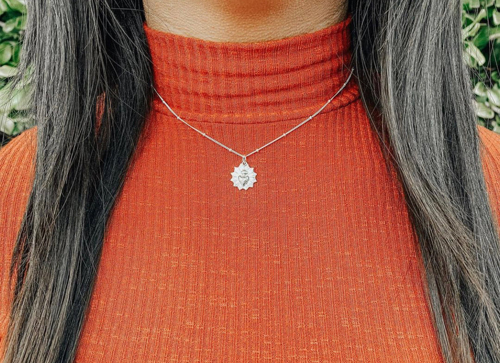 Sacred Heart minimalist scalloped necklace in sterling silver