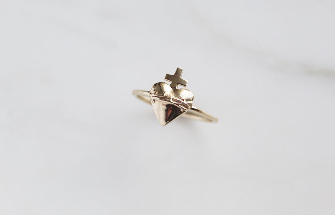 Sacred Heart Ring in 14k Gold
