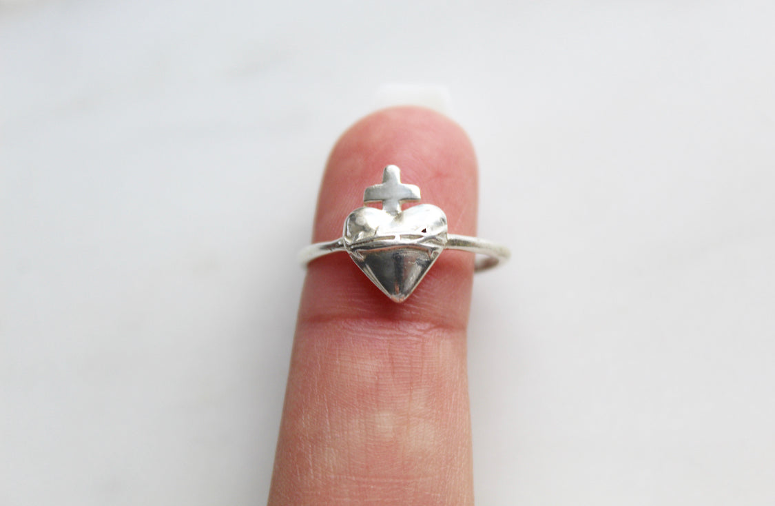 Sacred Heart Ring in 925 Sterling Silver