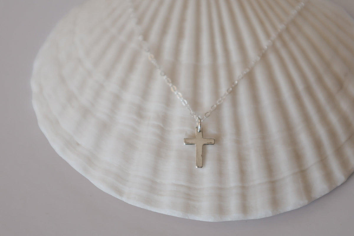 Cross necklace in Silver
